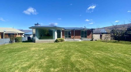 New Home on the Greenway! - Photo 2