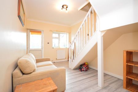 2 bedroom semi-detached house to rent - Photo 2