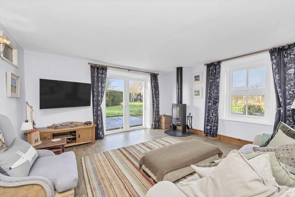4 bedroom detached house to rent - Photo 1