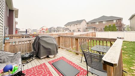 Spacious 3 Bedroom Duplex For Rent In Leduc With Large Backyard And Garage. - Photo 5