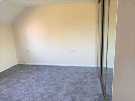 3 bedroom Detached for rent - Photo 4
