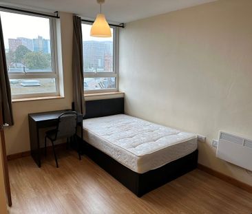 Queens Road Studio 13 - Photo 2