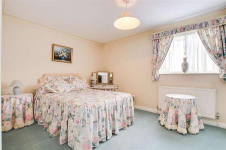 Trentham Lodge, EN1 - Photo 4