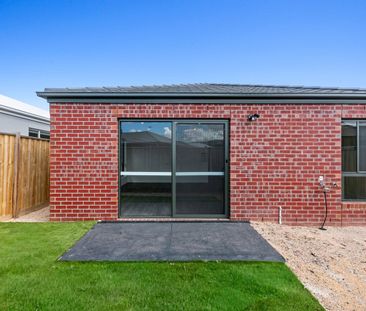 14 Hubbard Street, Wyndham Vale, Vic 3024 - Photo 6