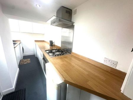 3 bedroom terraced house to rent - Photo 5