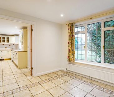 4 bedroom detached house to rent - Photo 4
