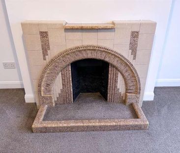 King Edward Avenue, Rainham, RM13 - Photo 6