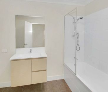 Spacious 3‑Bedroom Unit for Rent – 185/25 Farinazzo St, Richlands Q... - Photo 4