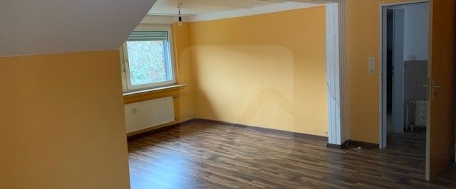 Halver-Oberbrügge: Gepflegte und gemütliche 2-Zimmer-Wohnung im Dachgeschoss - Foto 1