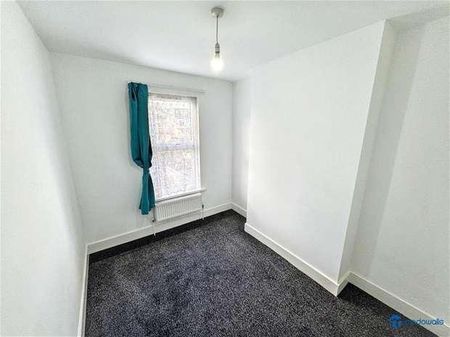 Chester Road, Ilford, IG3 - Photo 2