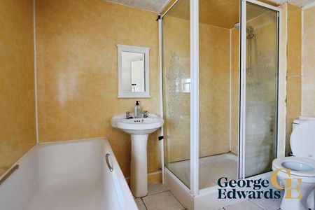 Room In Nelson House Goat Street Haverfordwest, SA61 - Photo 5
