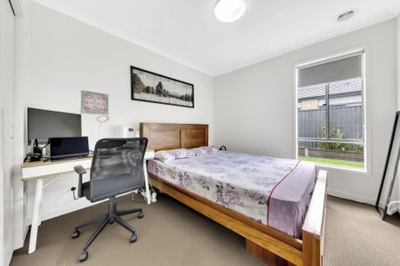 Stylish Craigieburn Home Offering Comfort & Convenience - Photo 5