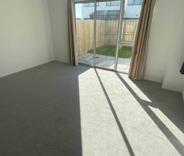 Last of 4 - Brand new! 4 bedroom 2 Bathroom - Photo 4