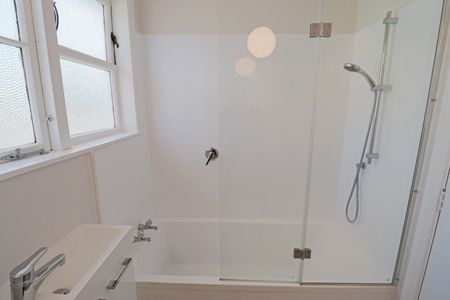 Naenae Living - Photo 2