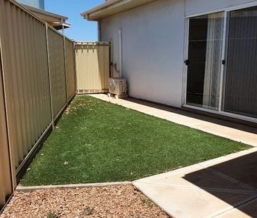 3 Bed, 3 Bathroom Fully Furnished in Legends Estate - Photo 3