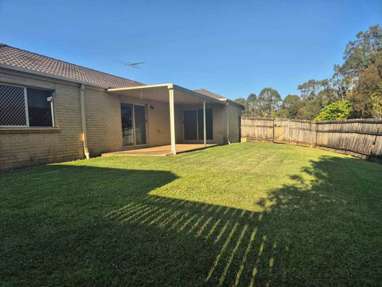 CABOOLTURE - FAMILY & LOCATION - Photo 1