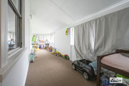 Central, Double Storey Family Home - Photo 5