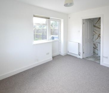 2 bedroom semi-detached house to rent - Photo 2