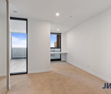 Stylish living close walk to Monash Uni - Photo 1