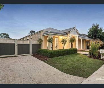 Stylish Family Living in a Prestigious Craigieburn Pocket - Photo 2