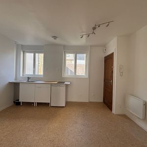 Location Appartement 2 pièces 46m² CHERBOURG-EN-COTENTIN 50100 - Photo 2