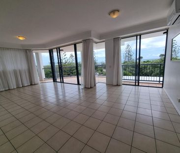 Ocean Facing Resort Living, Sunlit Entertainer with Spectacular Whi... - Photo 1