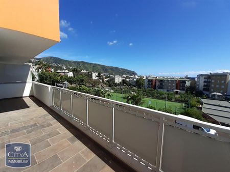 Location Appartement 4 pièces 84m² ST DENIS 97400 - Photo 4