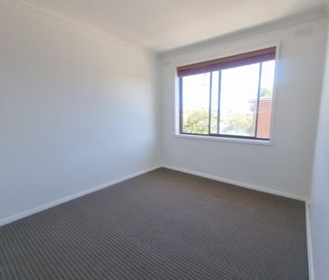 Outstanding position - Photo 2