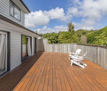 Modern 4BR Family Home in Tawa - Photo 5