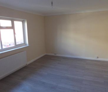 3 bedroom maisonette to rent - Photo 4