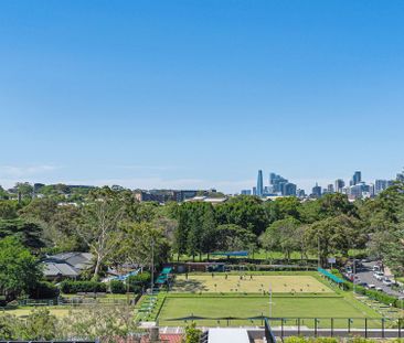 Luxury, Light & Panoramic City Views - A Penthouse-Style Sanctuary - Photo 3