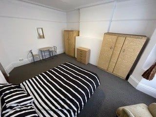 Room in a Shared House, Sidney Avenue, N13 - Photo 2