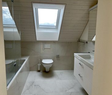 Moderne 3 1/2 Dachwohnung mit zusätzlichem Raum unverbaubare Aussicht - Foto 2