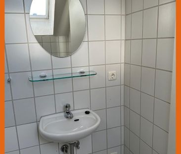 2-Zimmer-Wohnung mit Einbauküche, Balkon und Personenaufzug mitten ... - Foto 5