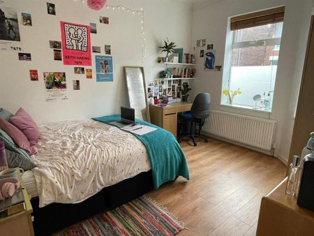 5 bedroom private hall to rent - Photo 4