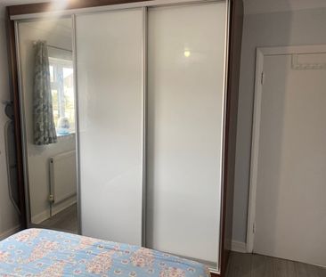 3 Bed Semi-Detached House, Lily Gardens, HA0 - Photo 3