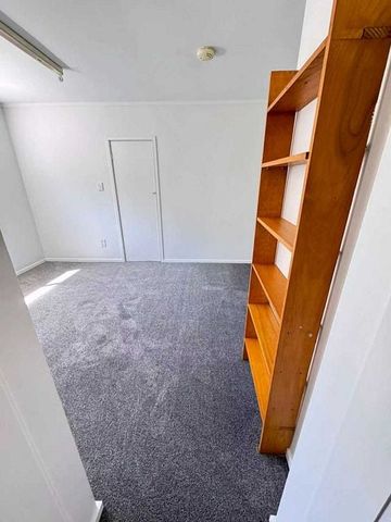 Charming 4BR Home in Browns Bay - Photo 2