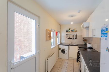 Room 2, 156 Dunluce Avenue, Belfast, BT9 7AZ - Photo 5