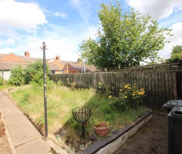 3 bedroom terraced house to rent - Photo 3