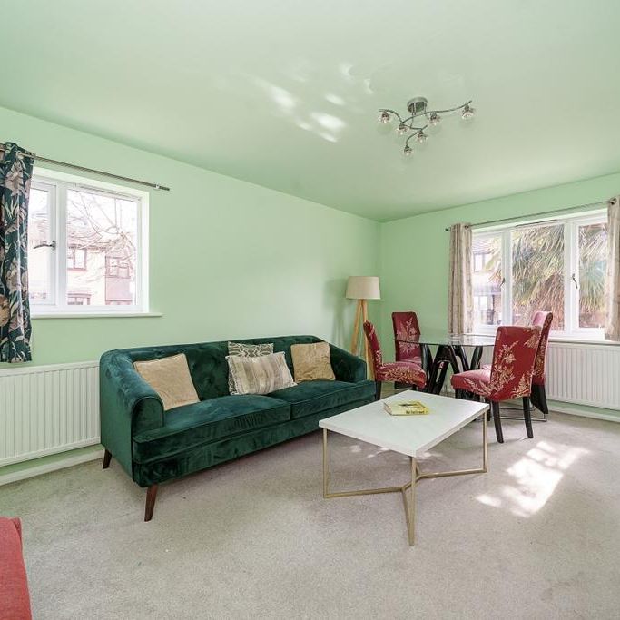 2 bedroom flat to rent - Photo 1