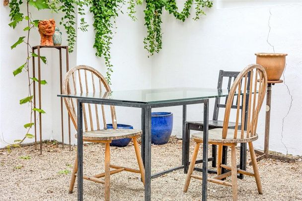 4 bedroom terraced house to rent - Photo 1