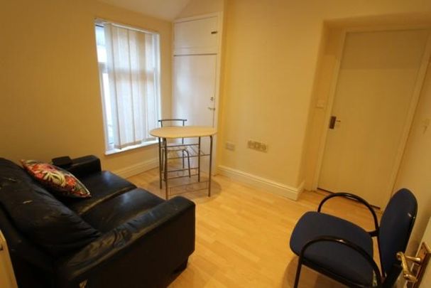 2 bedroom house to rent - Photo 1