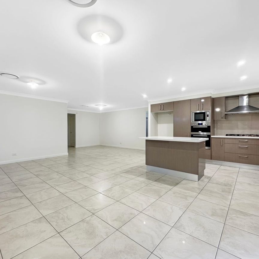7 Kinloch Street, Gledswood Hills, NSW 2557 - Photo 1