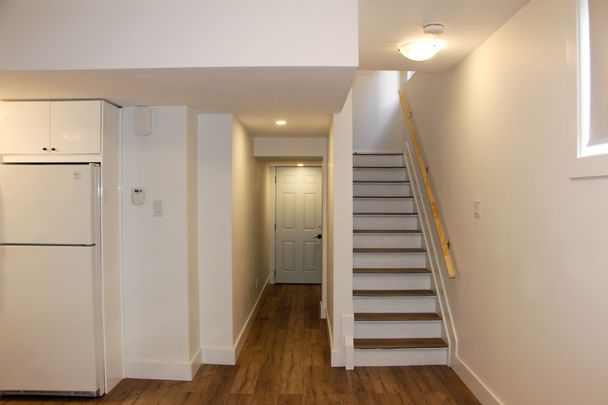 For Lease - 846 Alpine Avenue, Britannia Heights - Queensway Terrace N and Area, Ontario - Photo 1