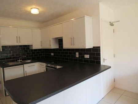 Bedroom House In Winton, BH9 - Photo 4