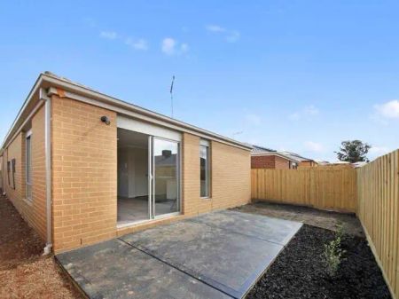 “🏡 4-Bedroom house in Mernda” - Photo 2