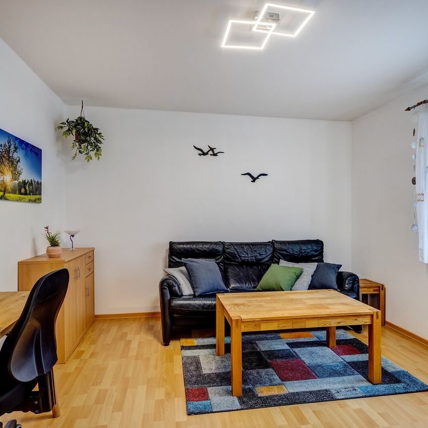 Southern edge of Munich, in quiet neighborhood - Photo 1