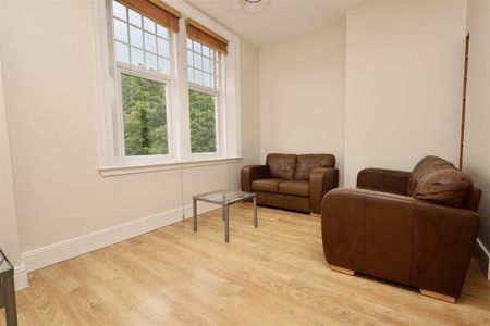 2 bedroom Flat to rent in Osborne Road, Jesmond, Newcastle upon Tyne NE2 - Photo 3