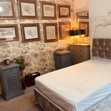 Room in a Shared Flat, Brighton Road, CR2 - Photo 3