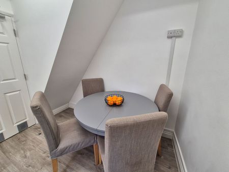 2 bedroom house share to rent - Photo 3